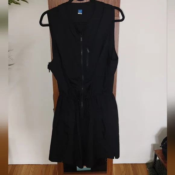 EUC Black Stretchtech Sleeveless Zip-Front Romper - Old Navy 2X - Picture 5 of 9